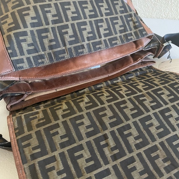 Fendi unisex messenger bag - Picture 5 of 13